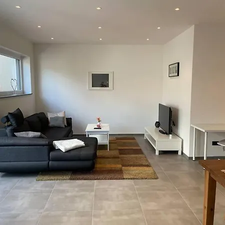 Apartment Gemutliche, Topp Ausgestattete Ferienwohnung *